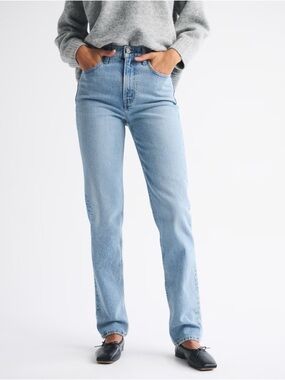 Abercrombie Curve Love 90s Slim Straight Ultra High Rise